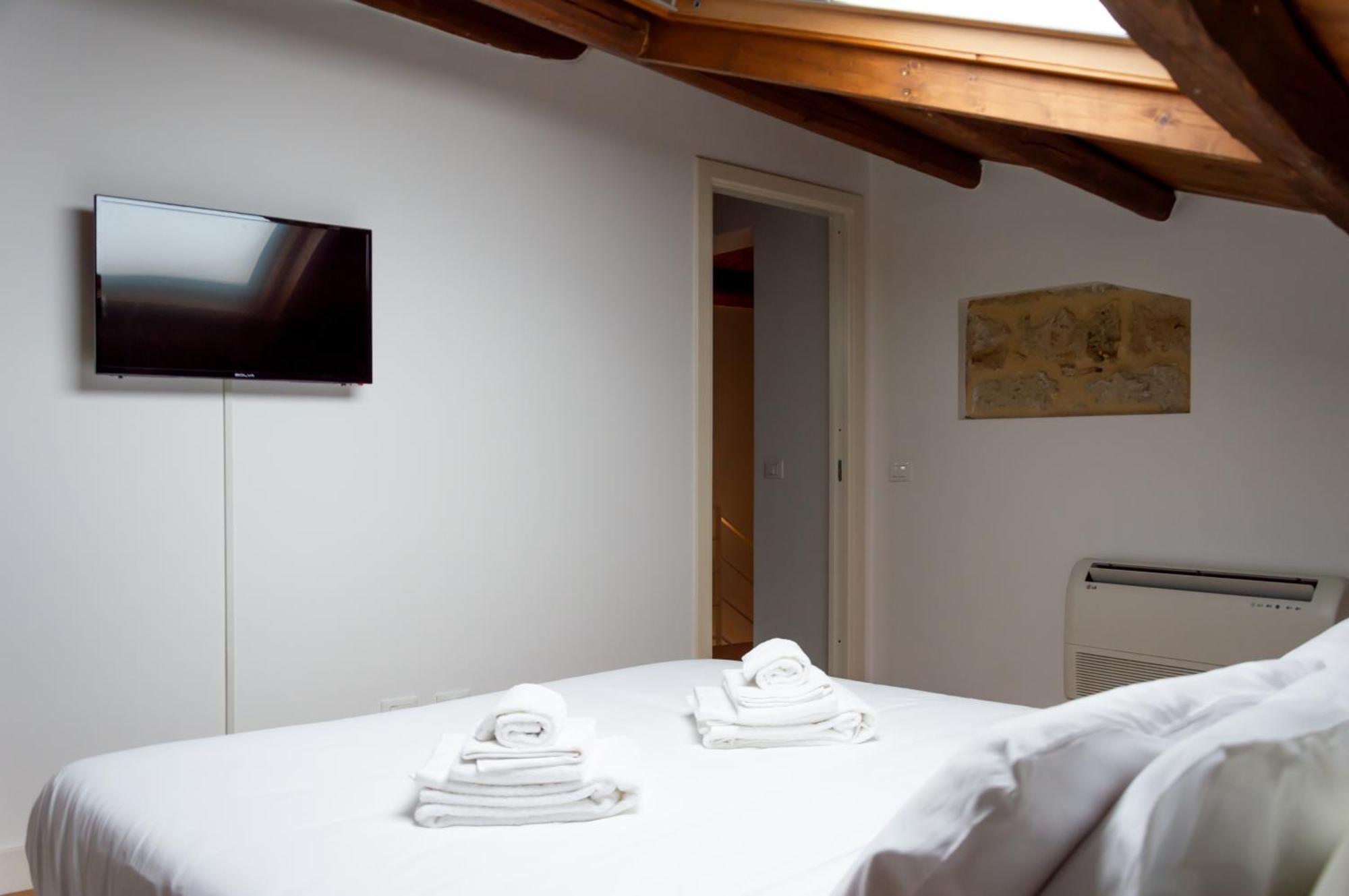Vittorio Emanuele Suite Apartment Palermo Exterior photo